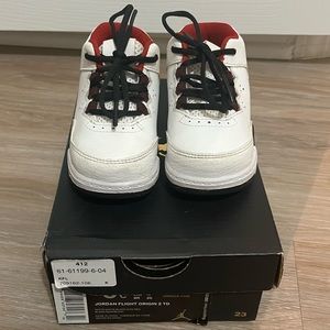 Jordan flight origin 2 TD white black red size 5 toddler